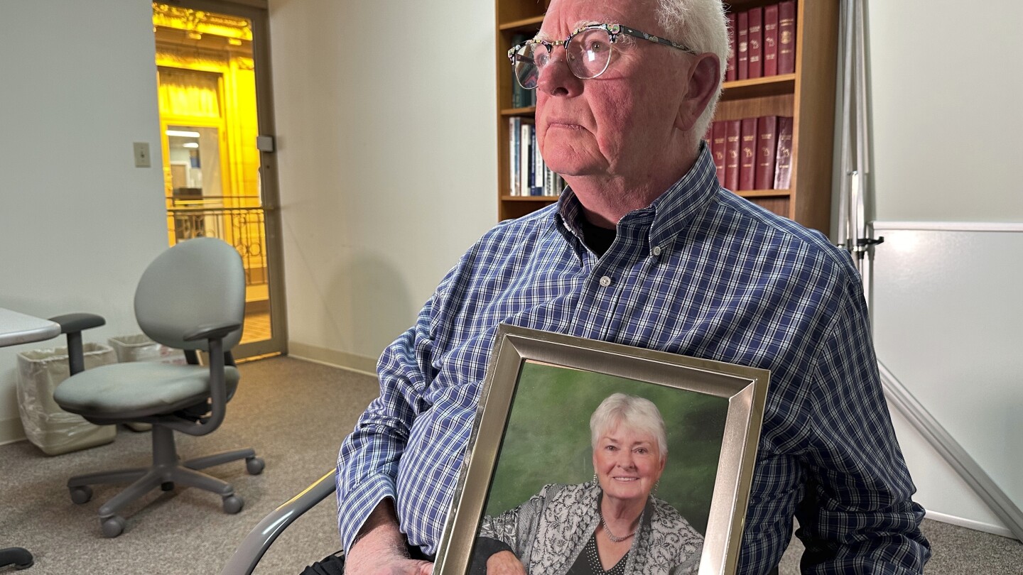 Read more about the article Lab chief faces sentencing in Michigan 12 years after fatal US meningitis outbreak